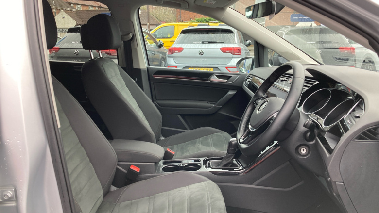 Volkswagen Touran 1.5 TSI EVO SEL 5dr DSG Petrol Estate